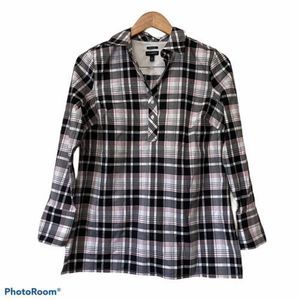 Talbots Womens Shirt Sz 4 Black Plaid Wrinkle Resist Y Neck Long Sleeve Collared